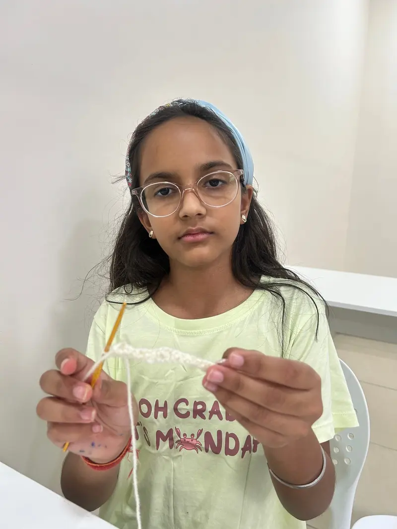 Showing a first crochet chain